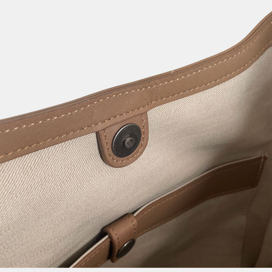 The Apropos Bag - Medium Taupe Leather