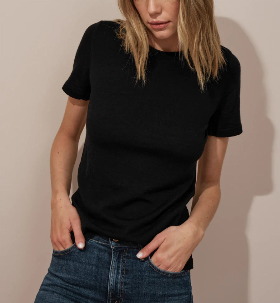 Cadine Clothing Eave Sweater Knit T-shirt - Black