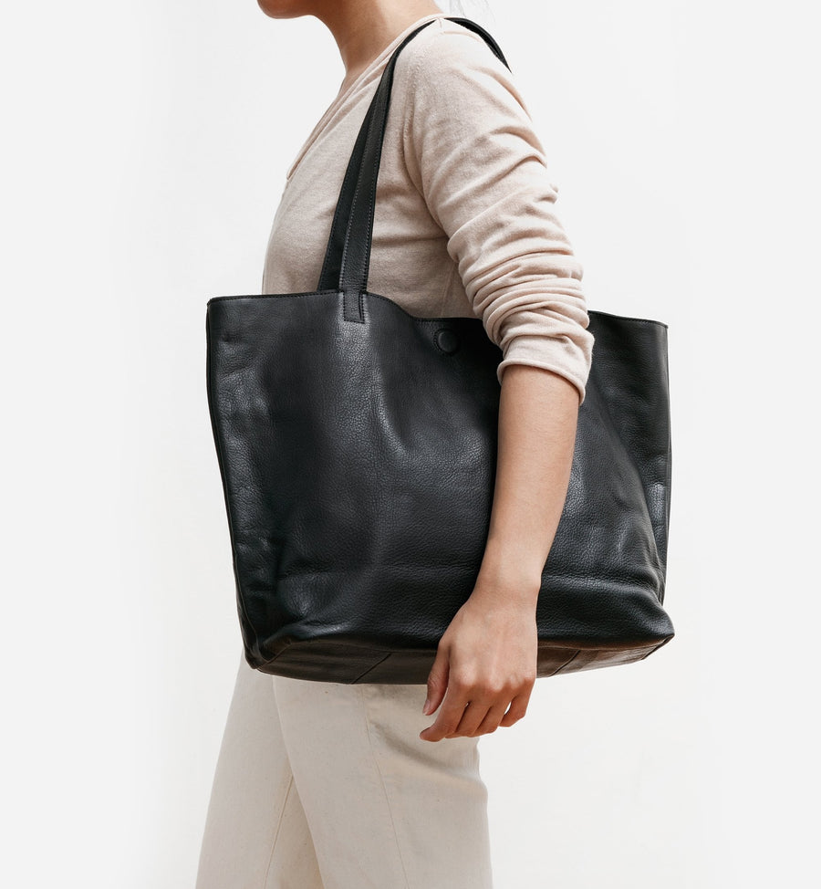 Cadine Handbags The Traveller Bag - Black Leather