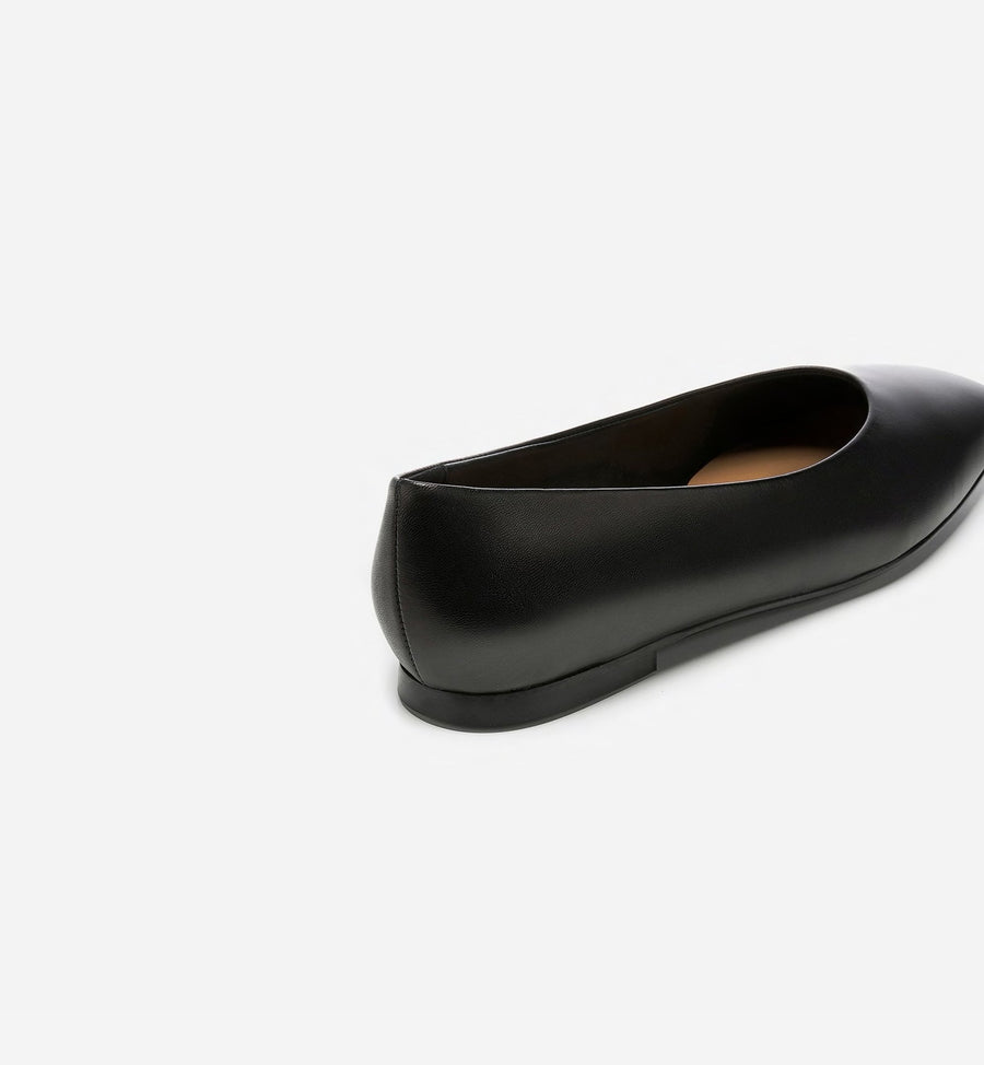 Flattered Shoe Nikki Flats - Black Leather