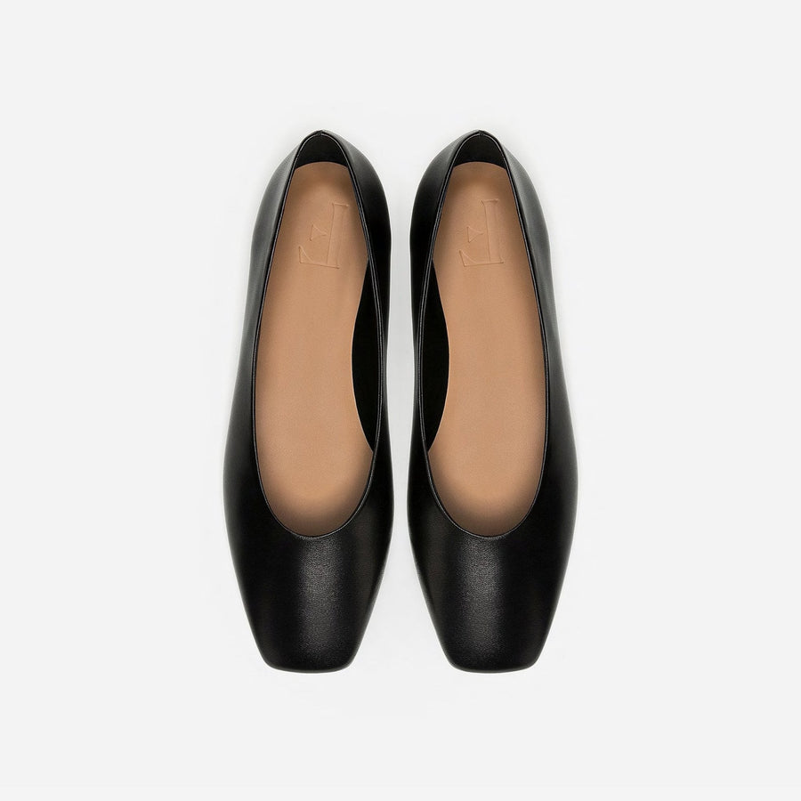 Flattered Shoe Nikki Flats - Black Leather