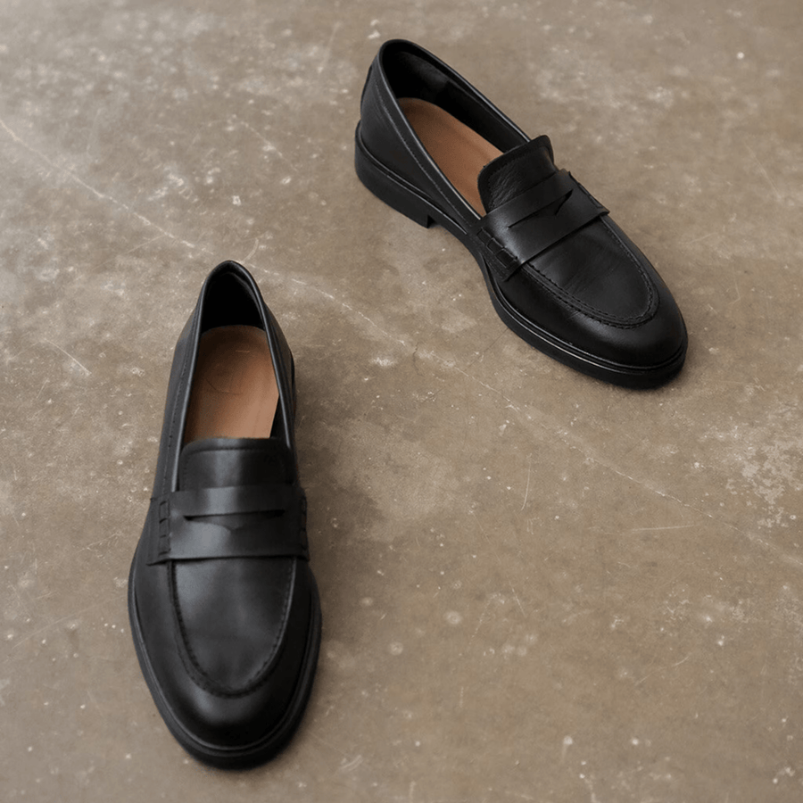 Flattered Shoe Sara Loafer - Black Leather